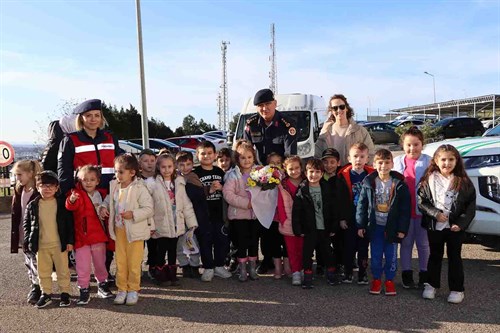 Sinop İl Jandarma Komutanlığı tarafından Ada Anaokulu Öğrencileri Misafir Edilmiştir